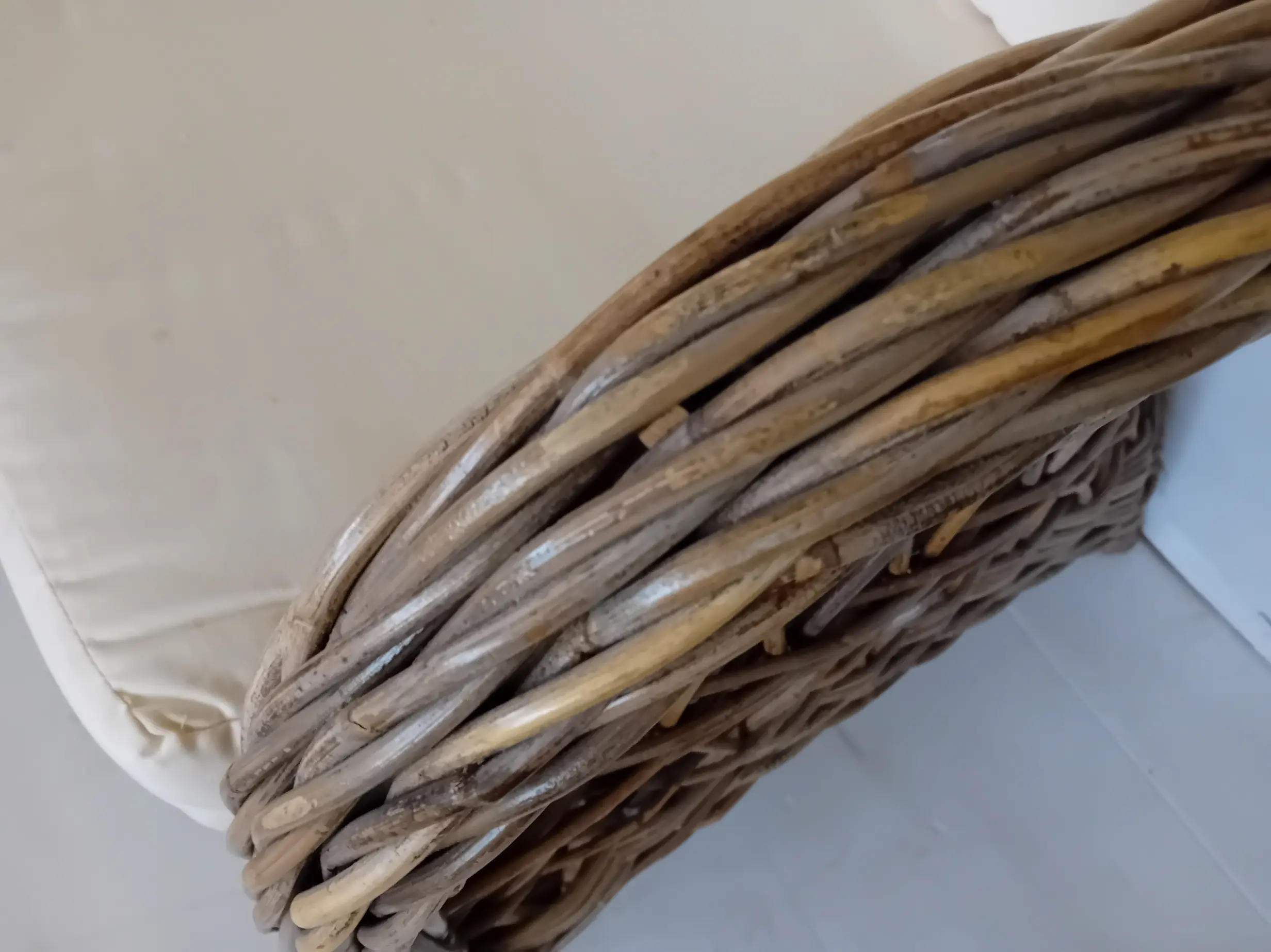 Divano 2 Posti in Rattan Kubo con Cuscini Ecru – 150x80 cm - 5