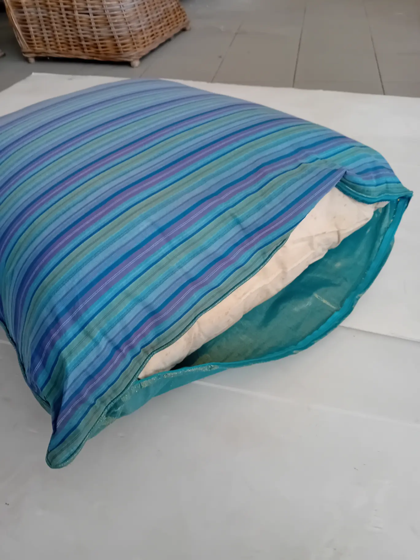 Cuscino Arredo in Cotone Cangiante Double Face a Righe Azzurro e Viola 70x70 cm | Dal Pozzo Andrea - 3