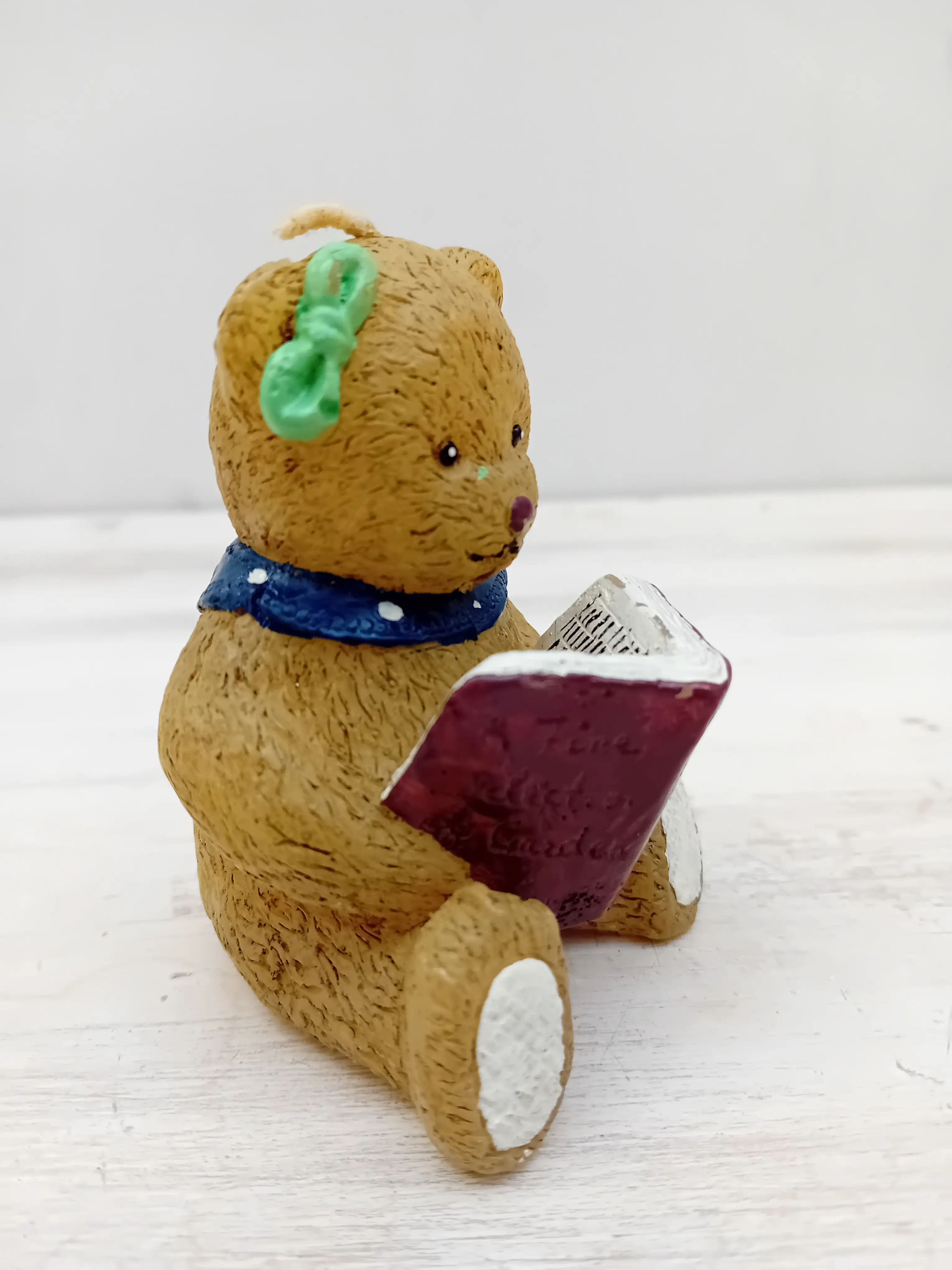 Candela Artigianale Orsetto con Libro (5x8 cm)