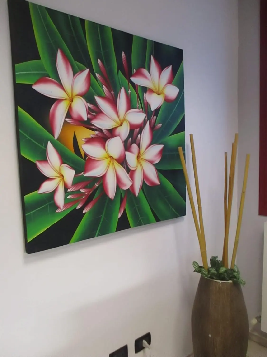 Quadro Batik "Sinfonia di Frangipani" 100x100 cm – Dipinto a Mano a Bali