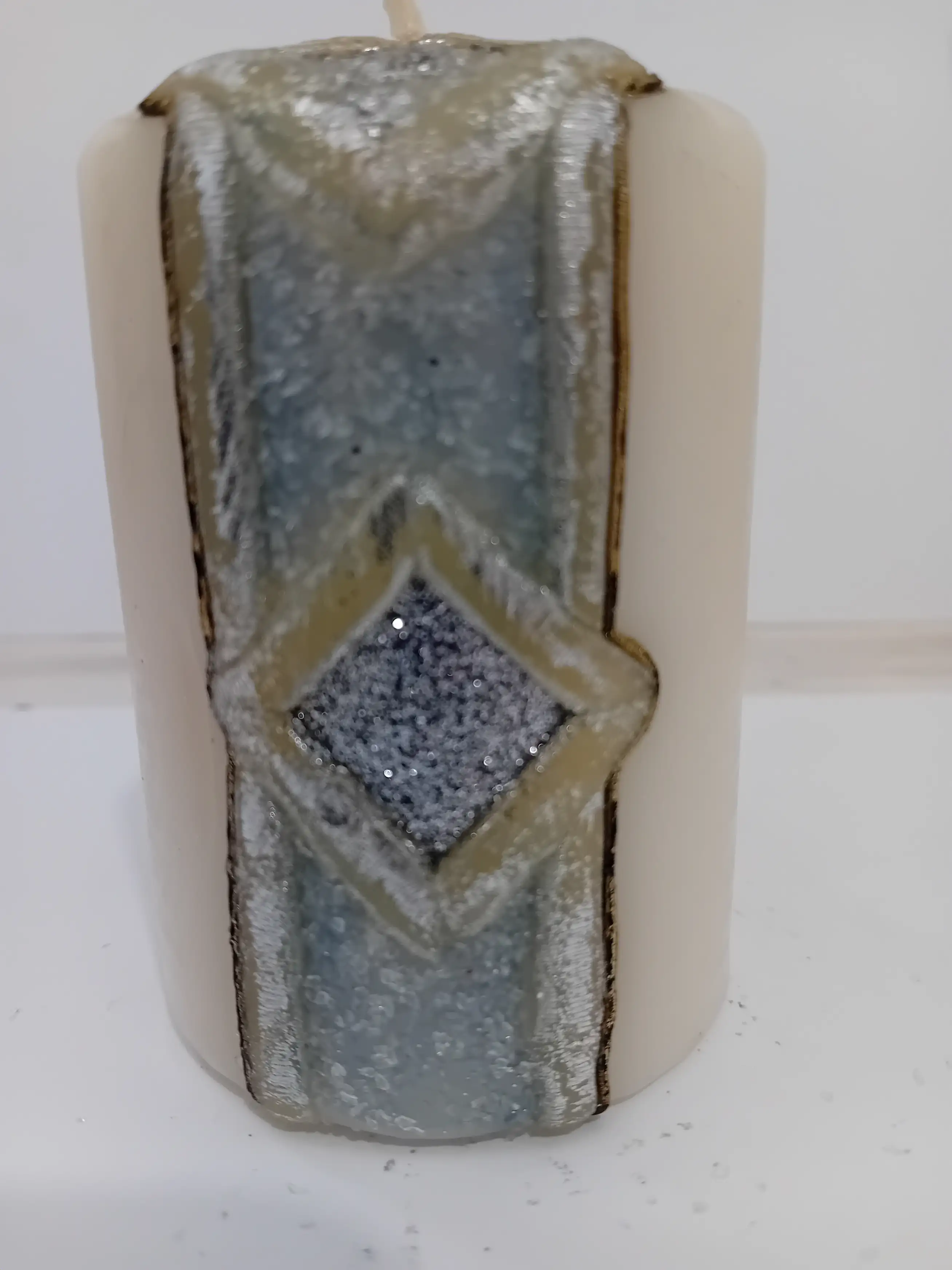 Candela Artigianale Elegante 6x9 cm – Decorazione Celeste, Dettagli Oro e Brillanti - 3