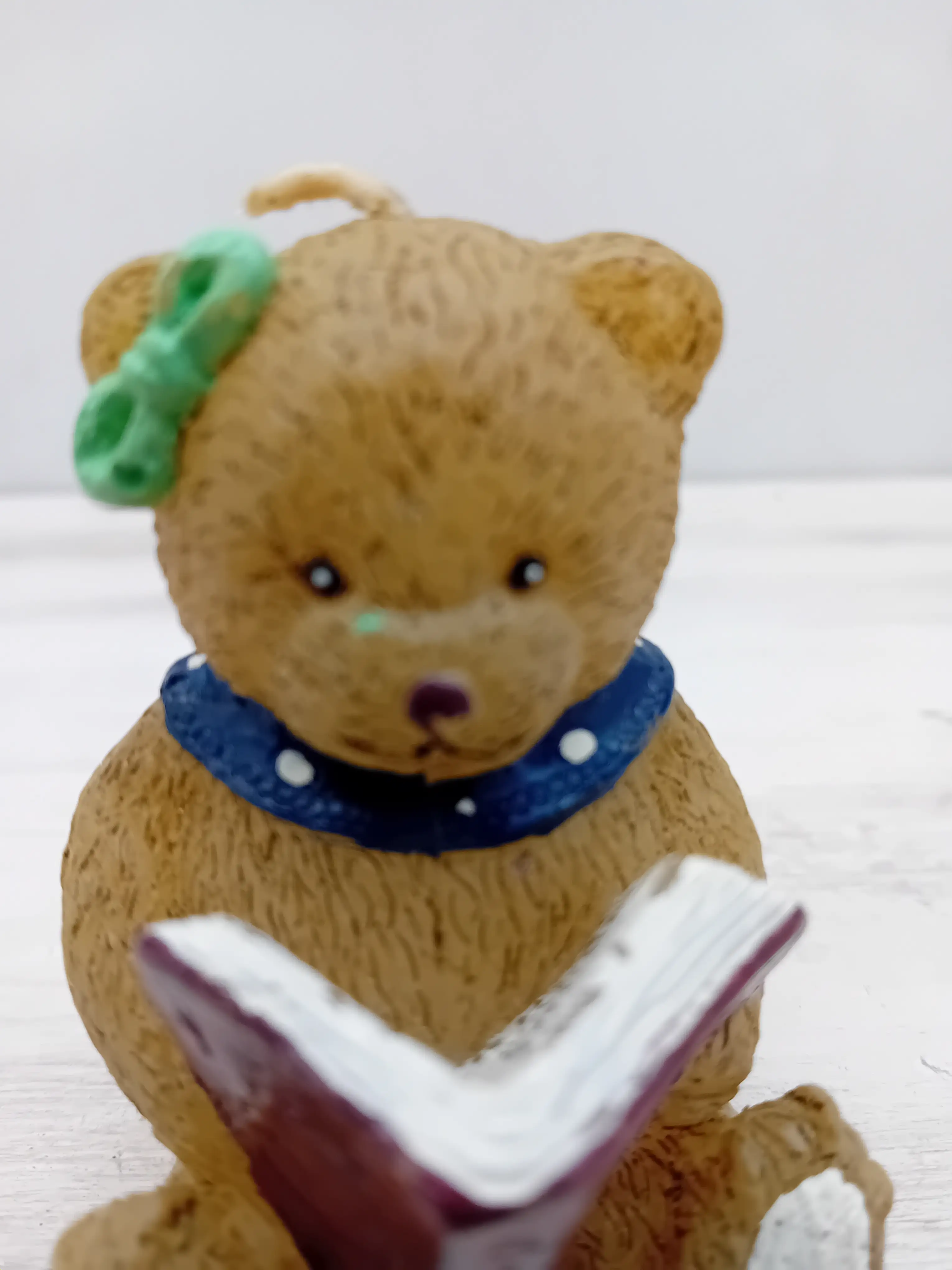 Candela Artigianale Orsetto con Libro (5x8 cm) - 4