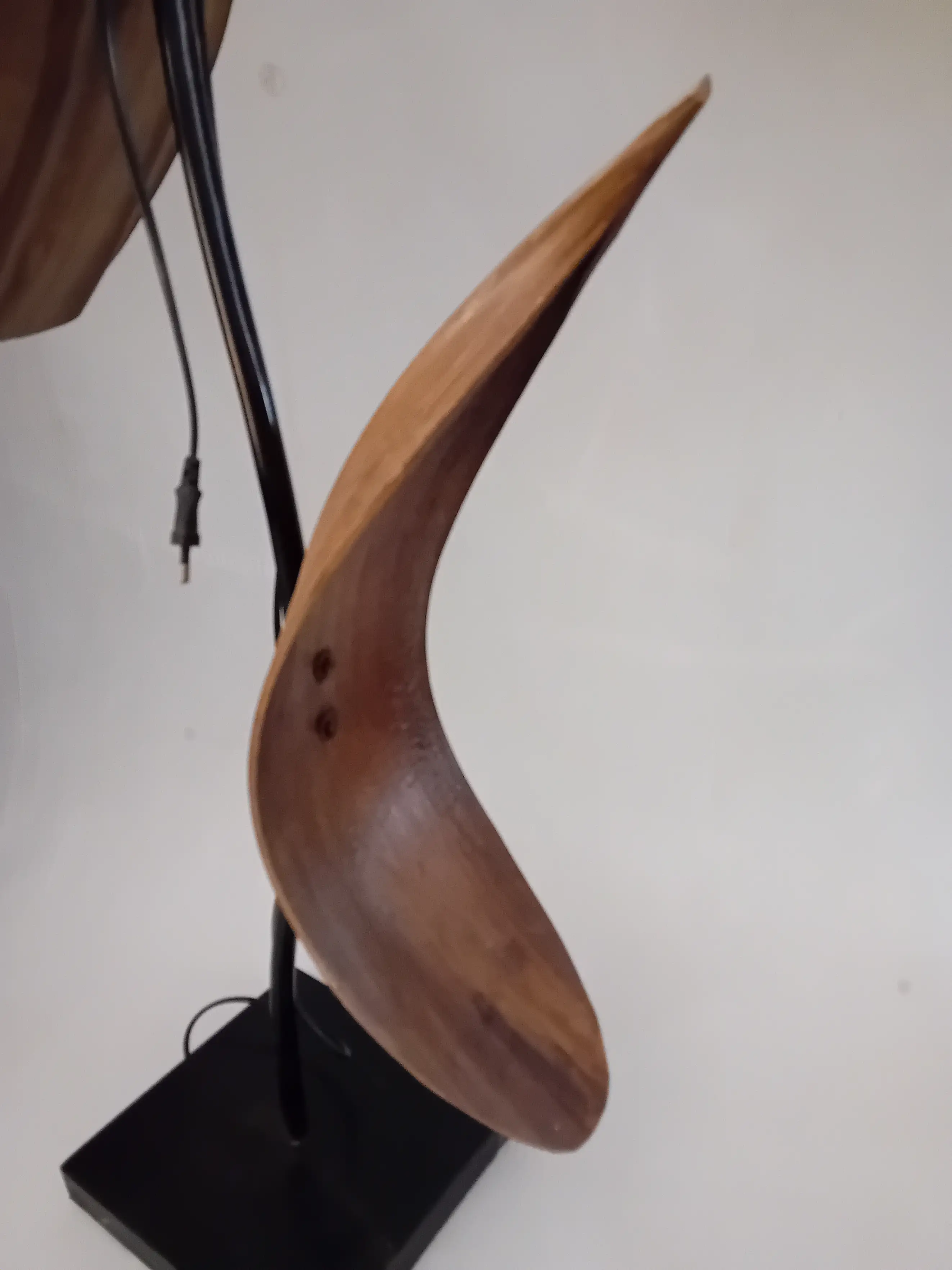 ampada da Terra a Stelo Fiore di Loto Rosso in Rattan, Bambù e Metallo - 4
