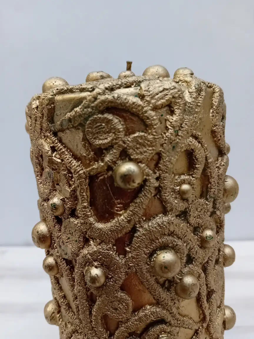 Candela Artigianale Dorata in Rilievo – 9x15 cm | Fatta a Mano