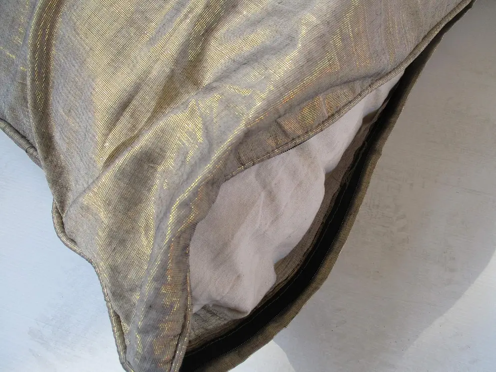 Cuscino D'Arredo in Cotone Cangiante Silk-Look Oro e Beige – 70x70 cm - 3