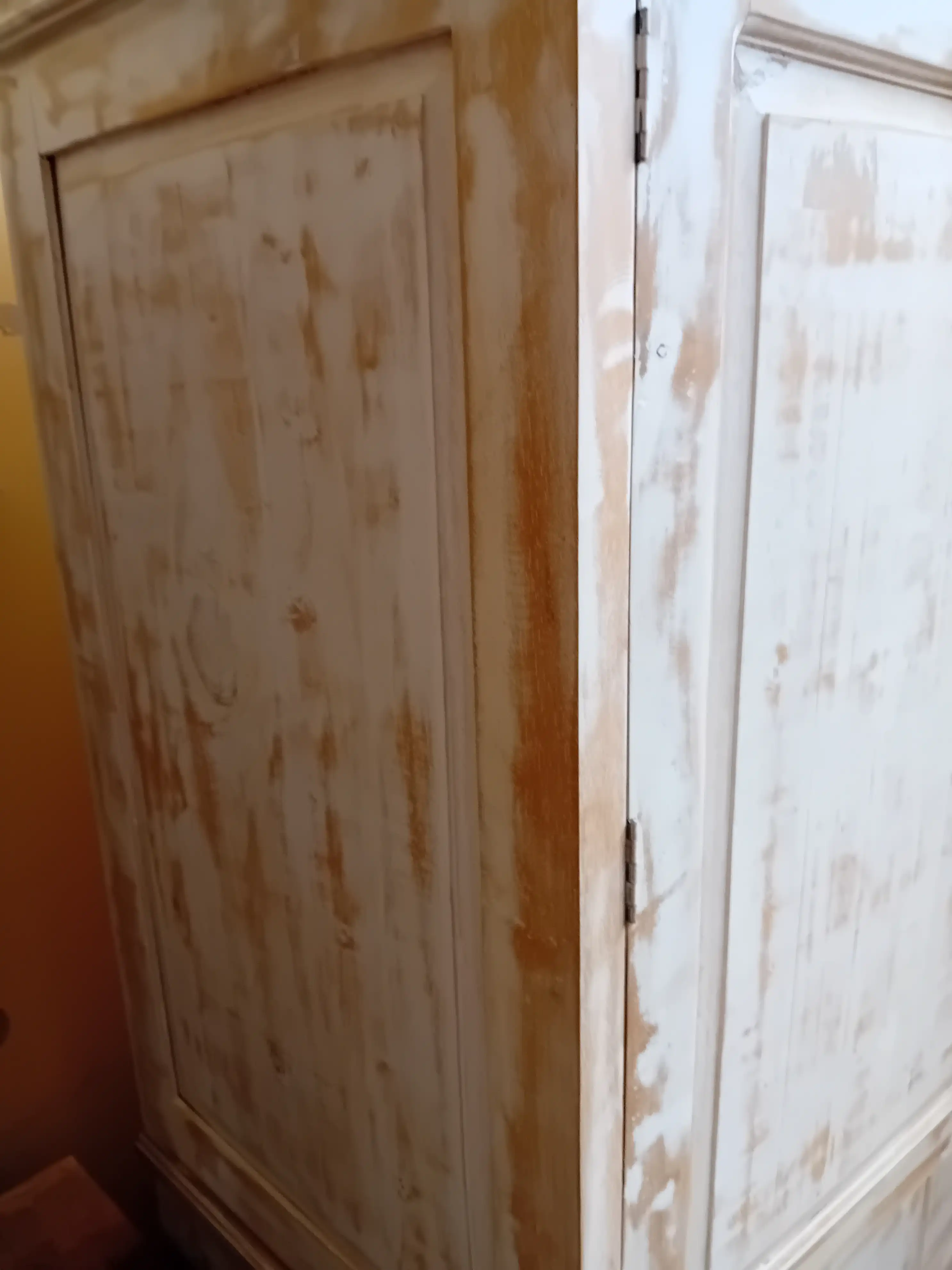 Armadio  (118x56 cm, H 200 cm) Stipo in Legno Massello Decapato Bianco – 2 Ante e 4 Cassetti - 3