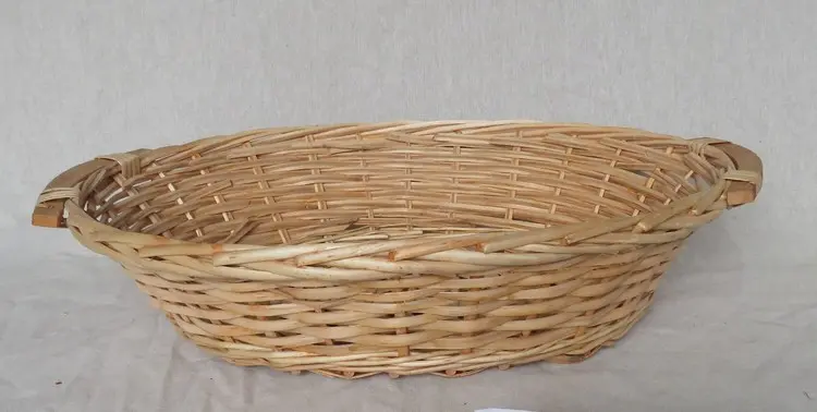 Cesto Ovale in Vimini Naturale con Manici in Legno Sagomati cm 55x40x13 h