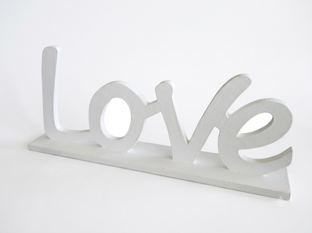 Scritta Decorativa "Love" in Legno Bianco – Targhetta d'Arredo da Appoggio