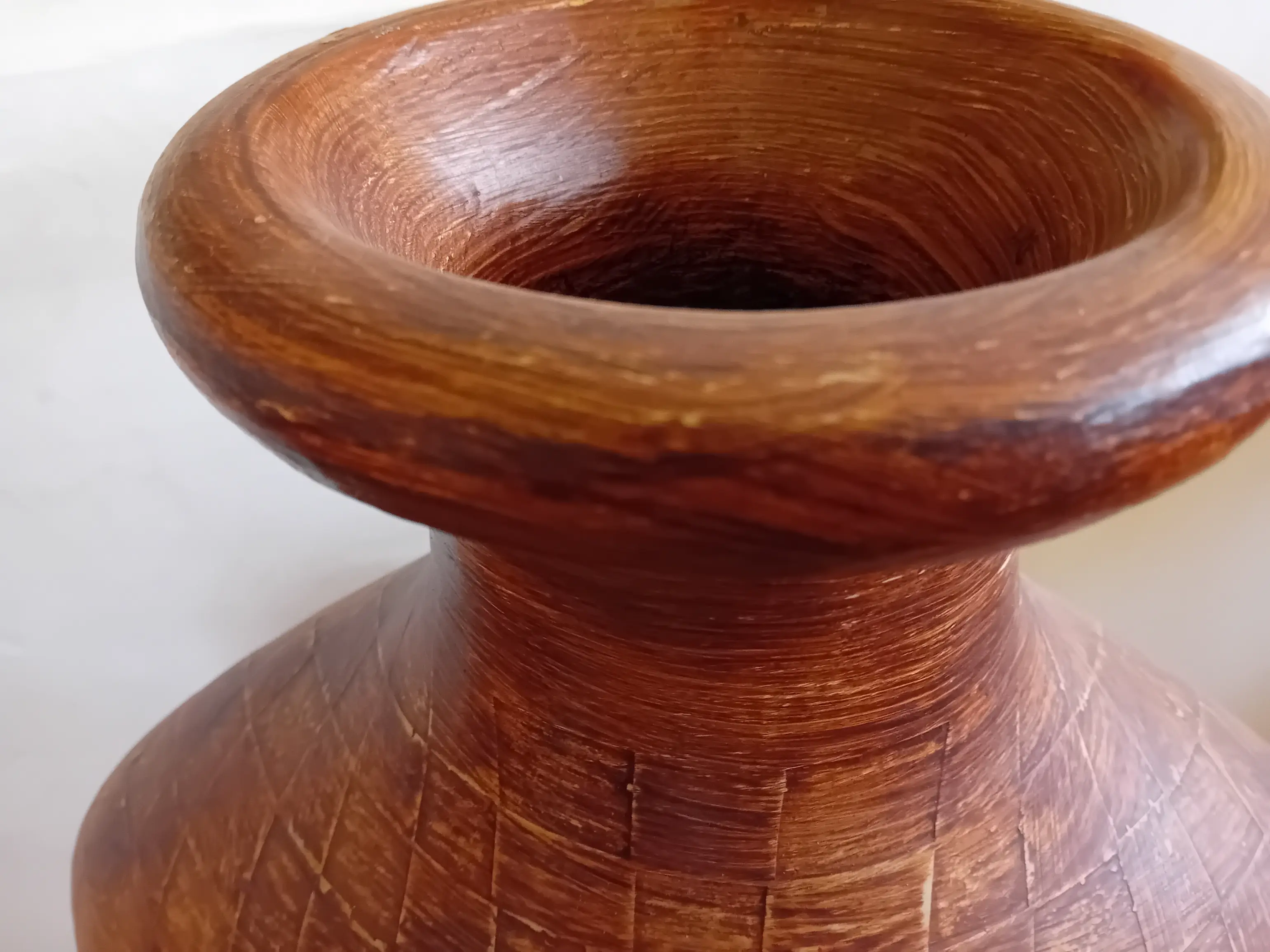 Vaso asimmetrico in terracotta cnm 49