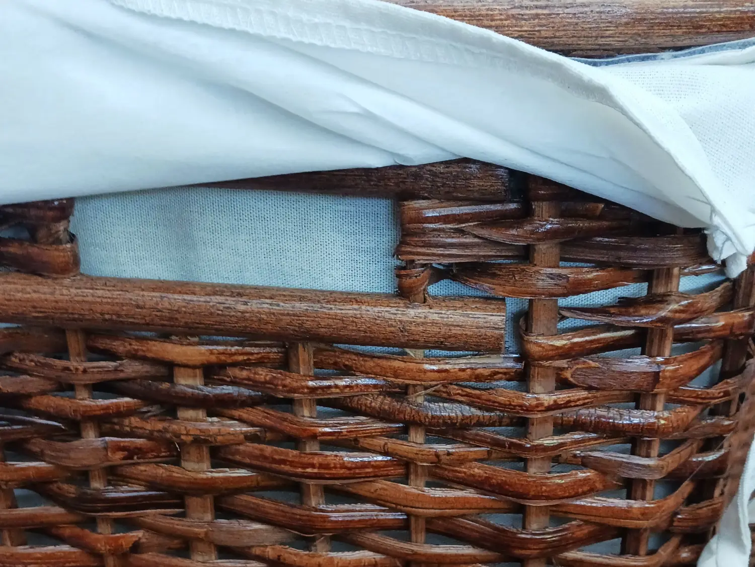 Cesto Porta Biancheria in Rattan Naturale Cm 44x31x55 H