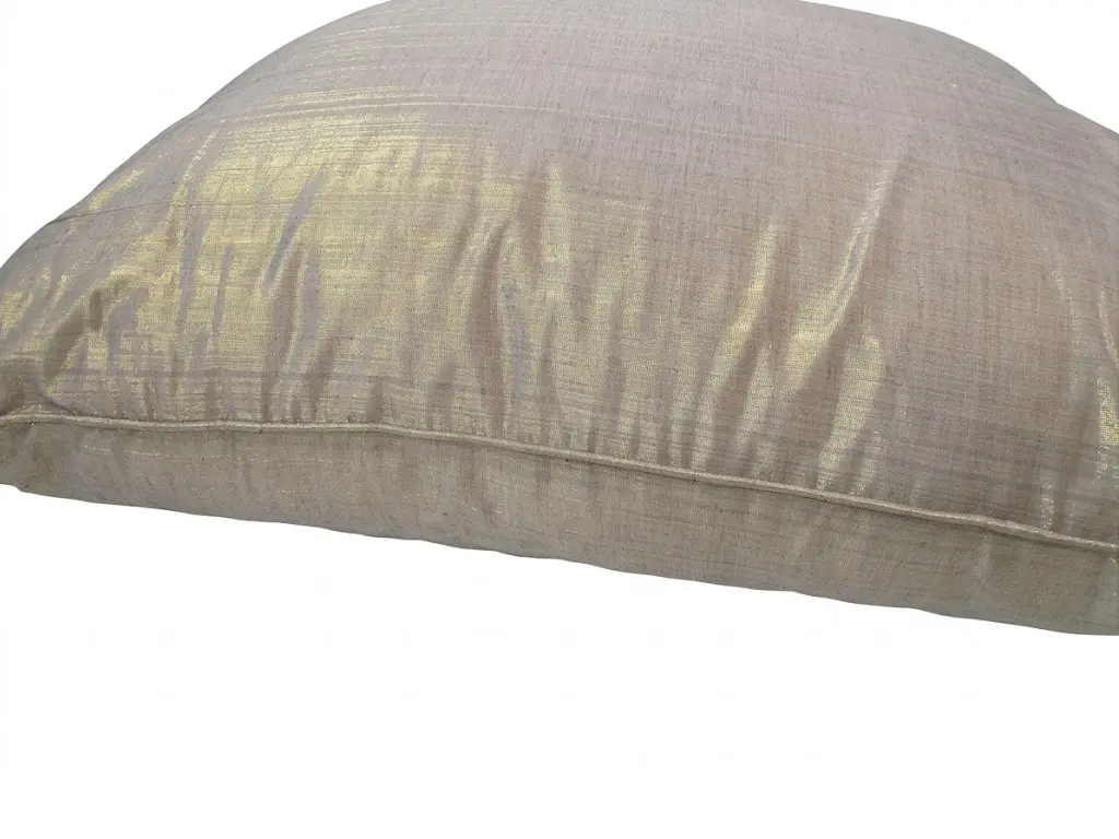 Cuscino D'Arredo in Cotone Cangiante Silk-Look Oro e Beige – 70x70 cm