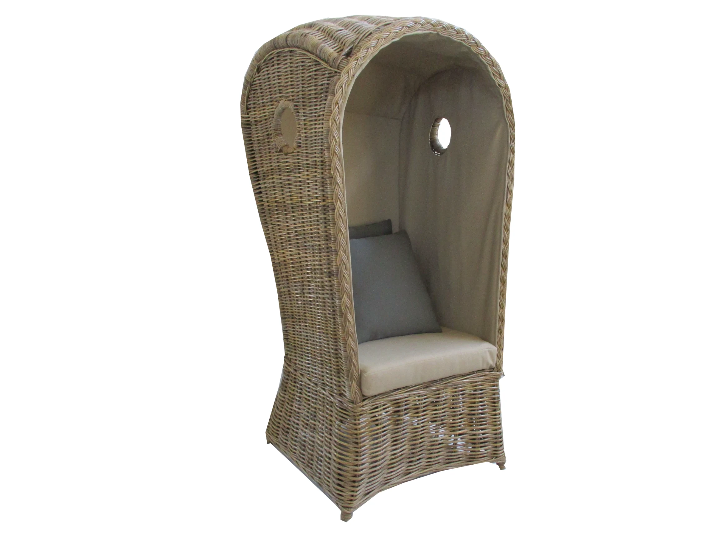 Poltrona in rattan naturale  Nido – Struttura a Cupola in Giunco Kubu