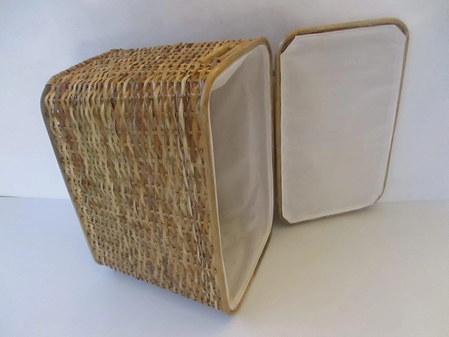 Cesto Porta Biancheria in Rattan Cm 62x40x45 H