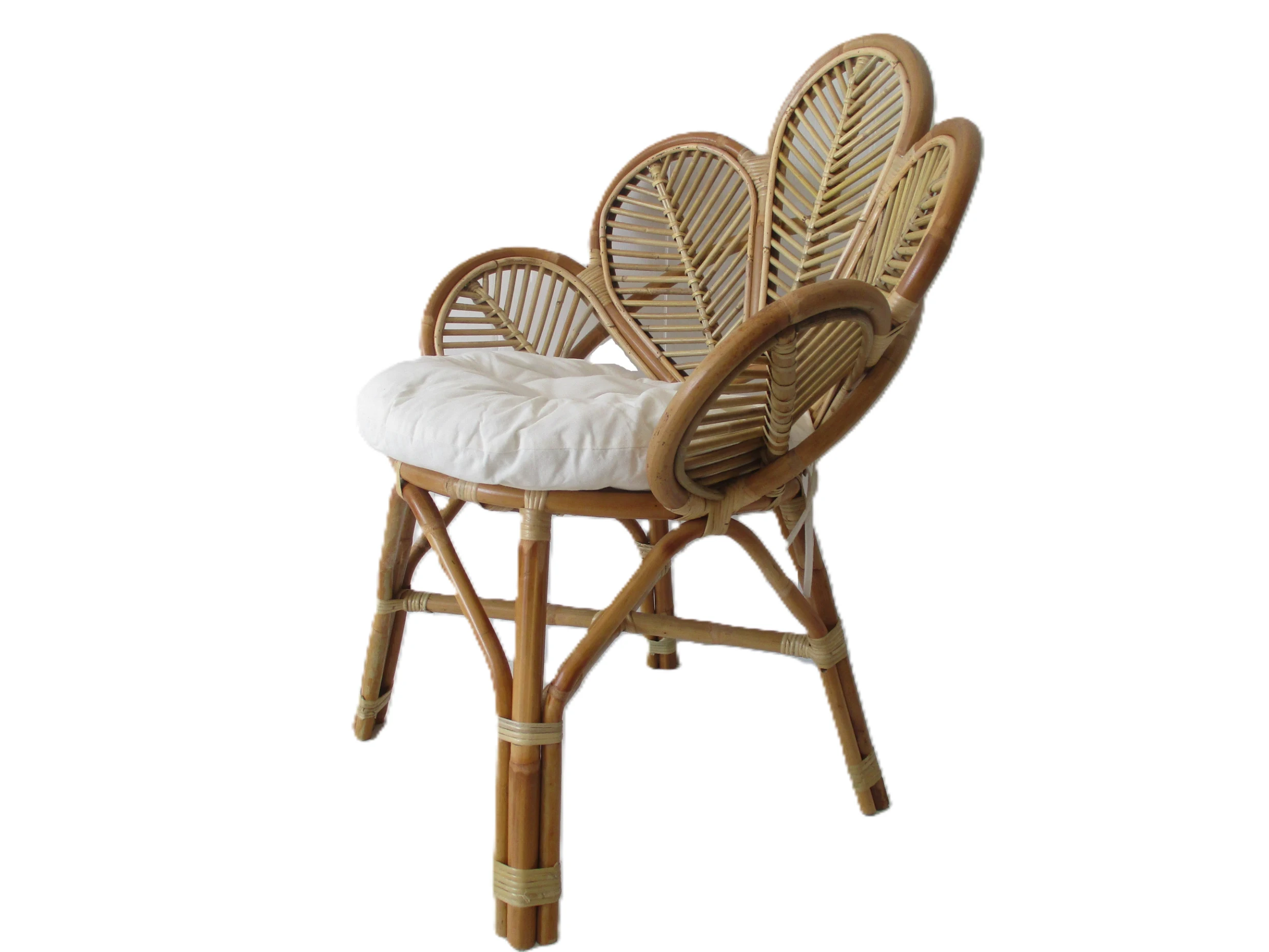 Poltrona in rattan naturale vimini  Ventaglio – Design Iconico con Cuscino Trapuntato