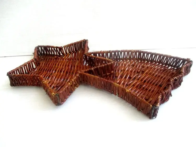 Cestino Stella Cometa in Midollino per Confezioni Natalizie – 33 x 18 x 2,5 H cm