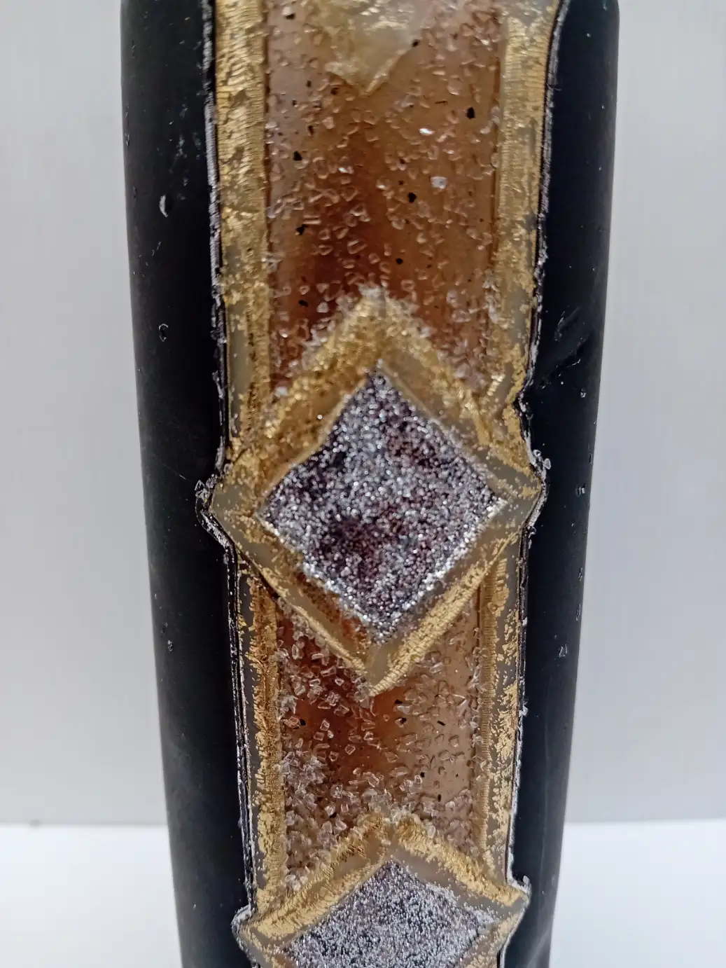 Candela di Lusso Nera5.5 x 11 cm  "Geometric Gold" con Dettagli Metallici