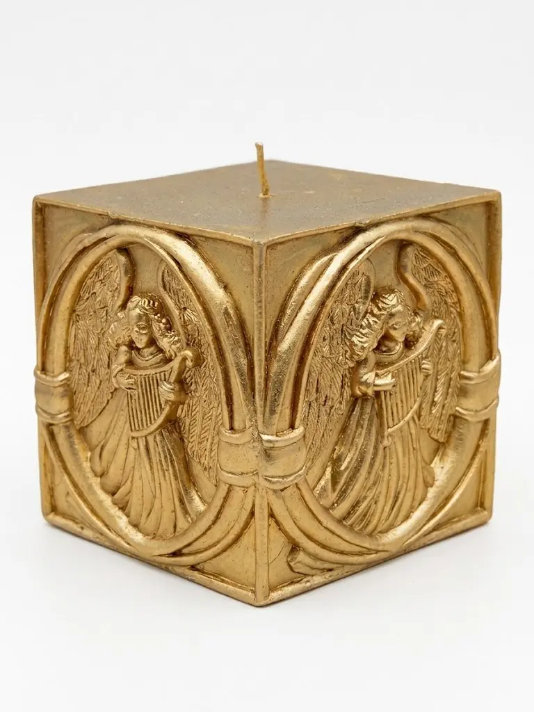 Candela Cubica (10x10 cm) Artigianale Dorata con Angeli Musicanti Inrilievo