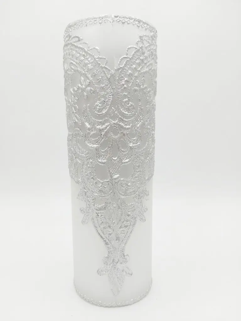 Candela Naturale Artigianale Elegante in Pizzo – 8x23 h cm