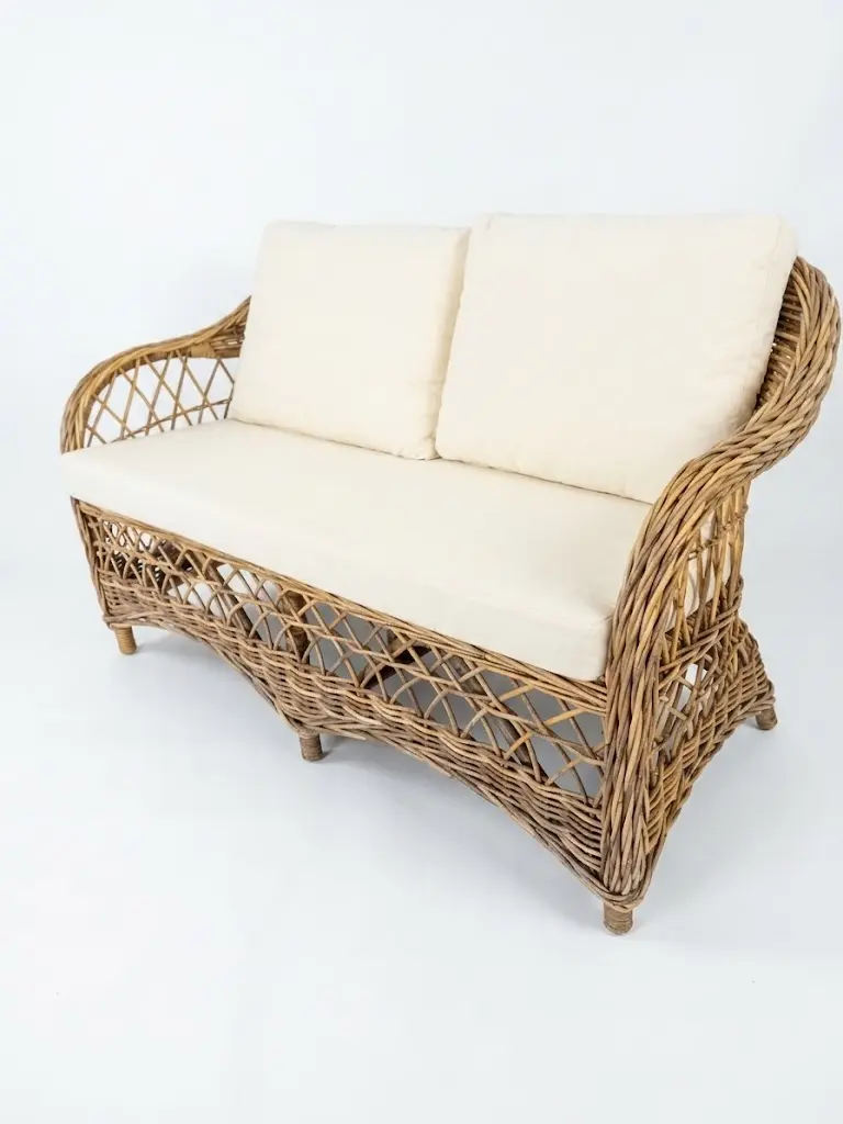 Divano 2 Posti in Rattan Kubo con Cuscini Ecru – 150x80 cm