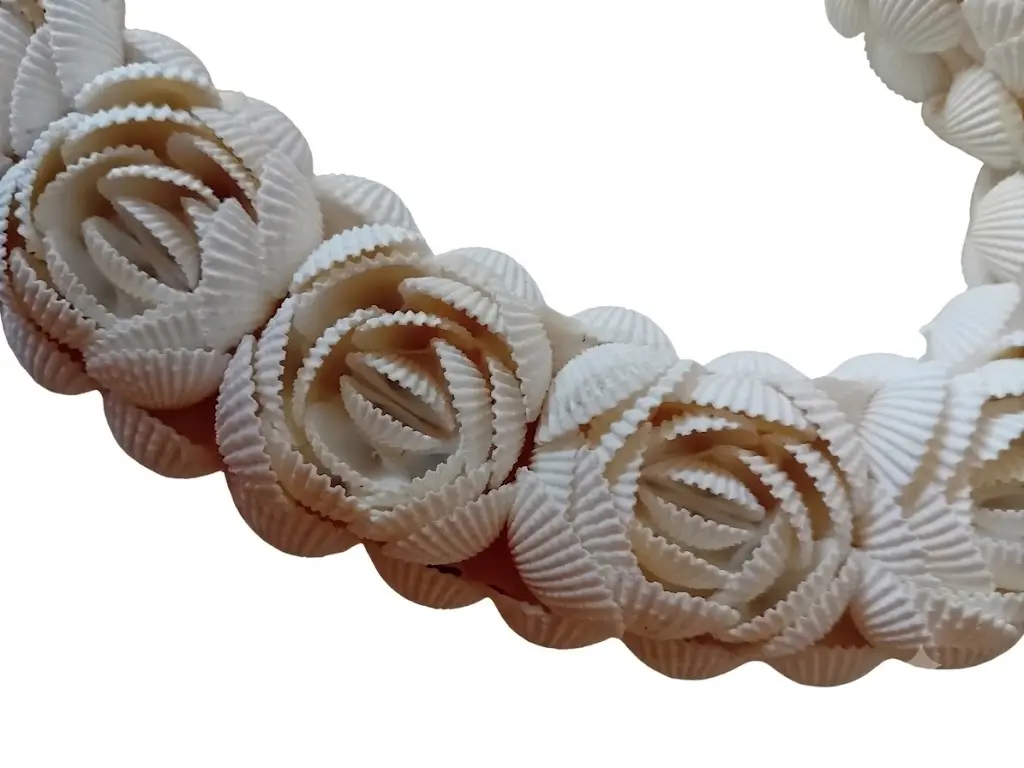 Cuore di Conchiglie Naturali a Forma di Rosa da Appendere - 25 cm